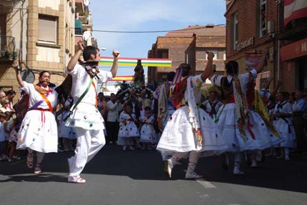 foto bailando el ahorcado de Sorzano