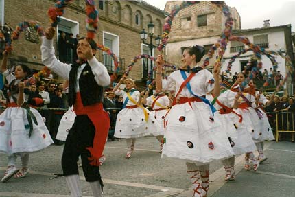 foto bailando los Arcos de San Asensio