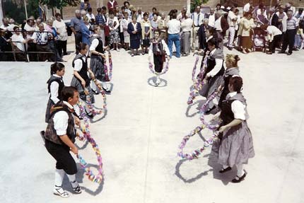foto bailando los Arcos de San Asensio
