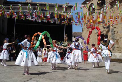 foto bailando los Arcos de Calahorra