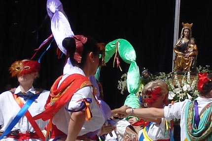foto bailando los Arcos de Calahorra