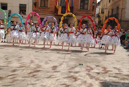 foto bailando los Arcos de Calahorra