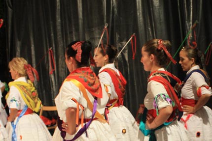 foto bailando las barras de San Vicente