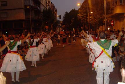 foto bailando la jota Virgen Blanca de Ventosa